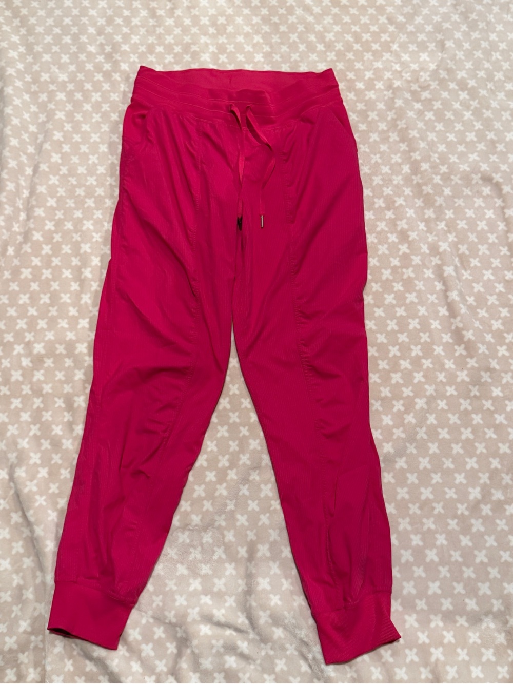 lululemon athletica dance studio  Fuchsia Joggers size 6